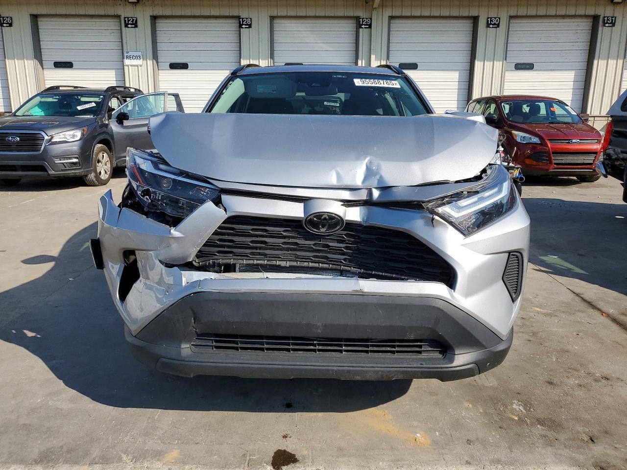 2025 TOYOTA RAV4 XLE — снимка 5