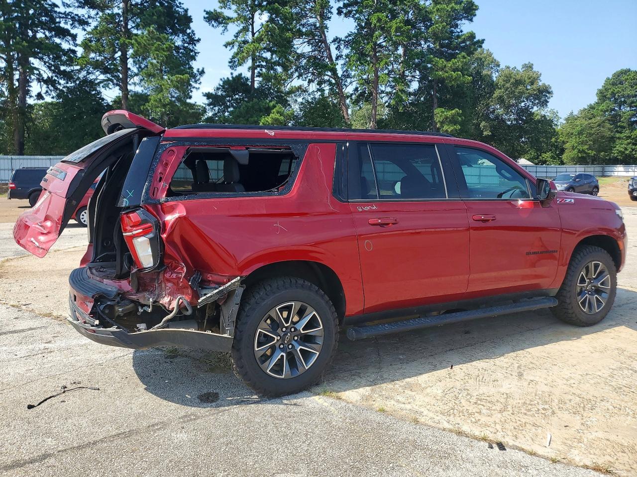 2023 CHEVROLET SUBURBAN K1500 Z71 — снимка 3