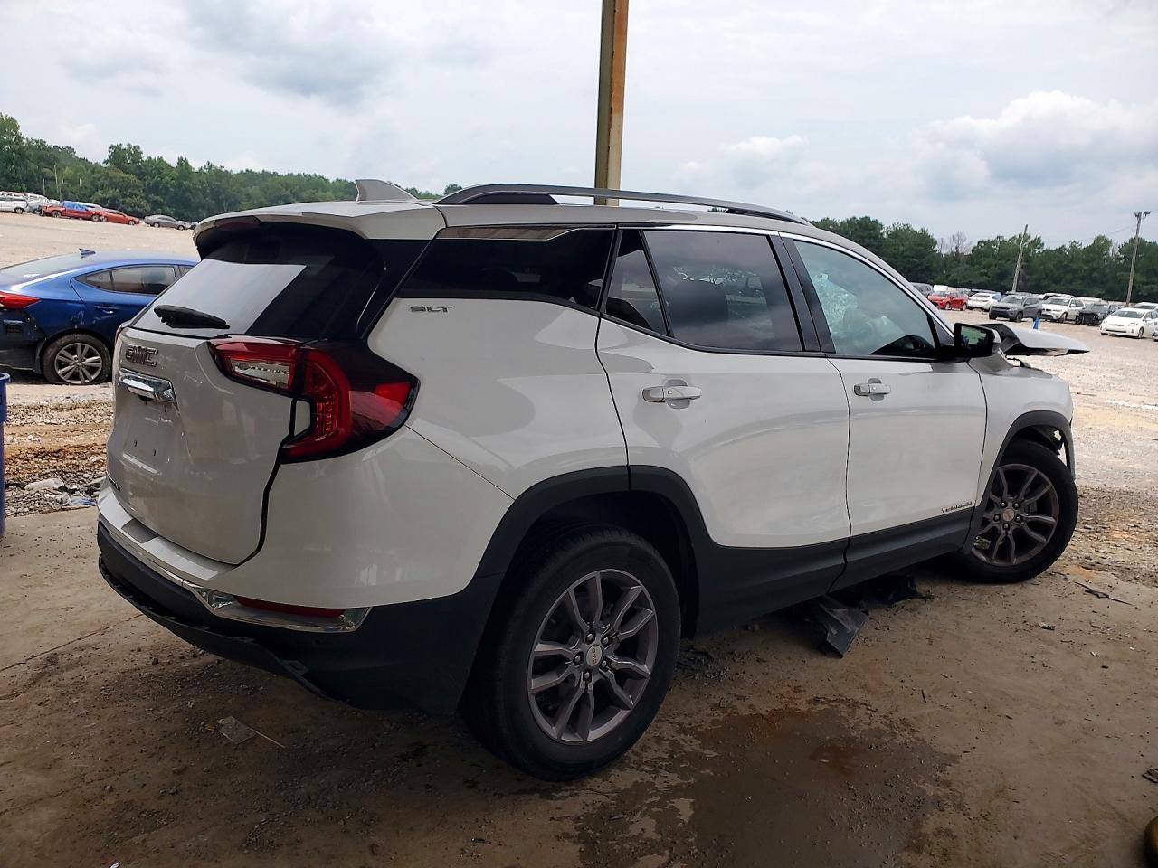 2023 GMC TERRAIN SLT — снимка 3