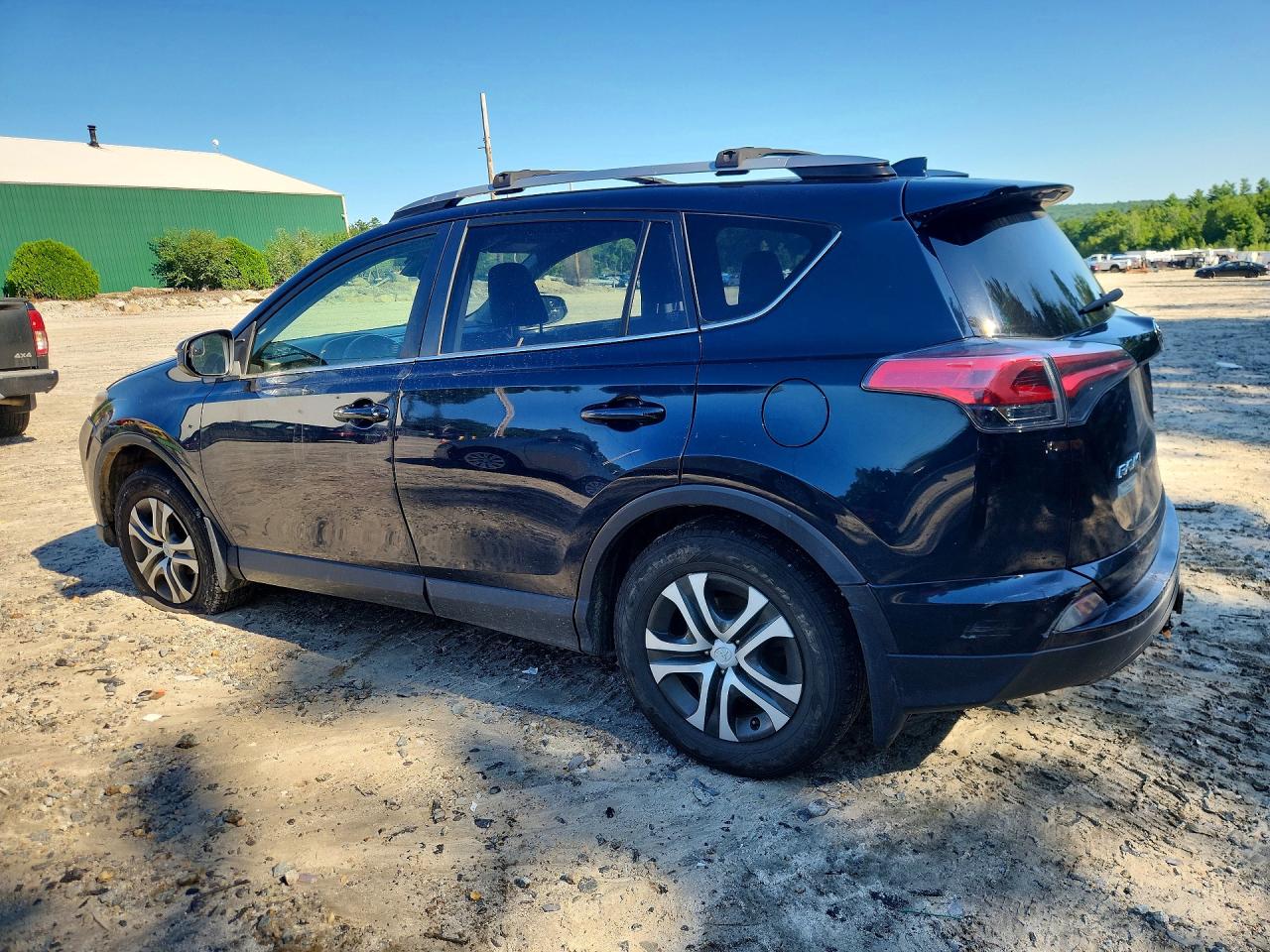 2018 TOYOTA RAV4 LE — снимка 2