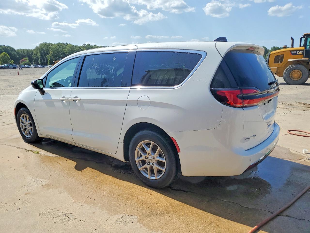 2026 CHRYSLER PACIFICA SELECT — снимка 2