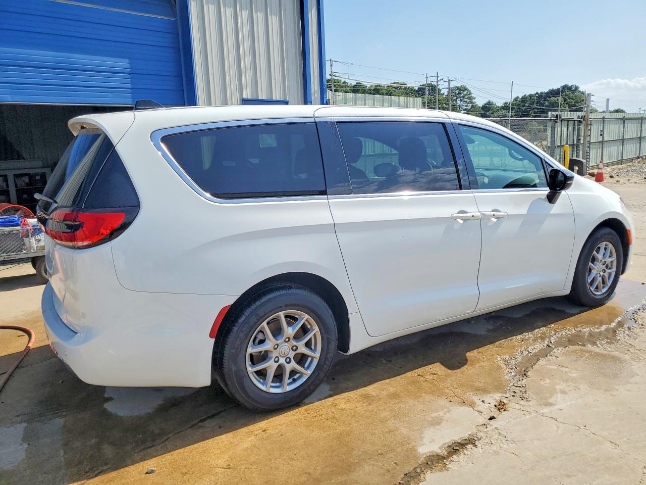 2026 CHRYSLER PACIFICA SELECT — снимка 3