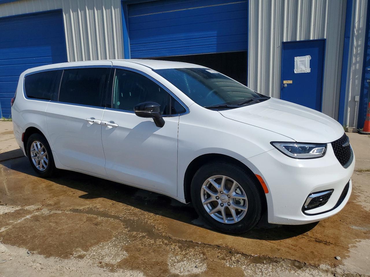 2026 CHRYSLER PACIFICA SELECT — снимка 4