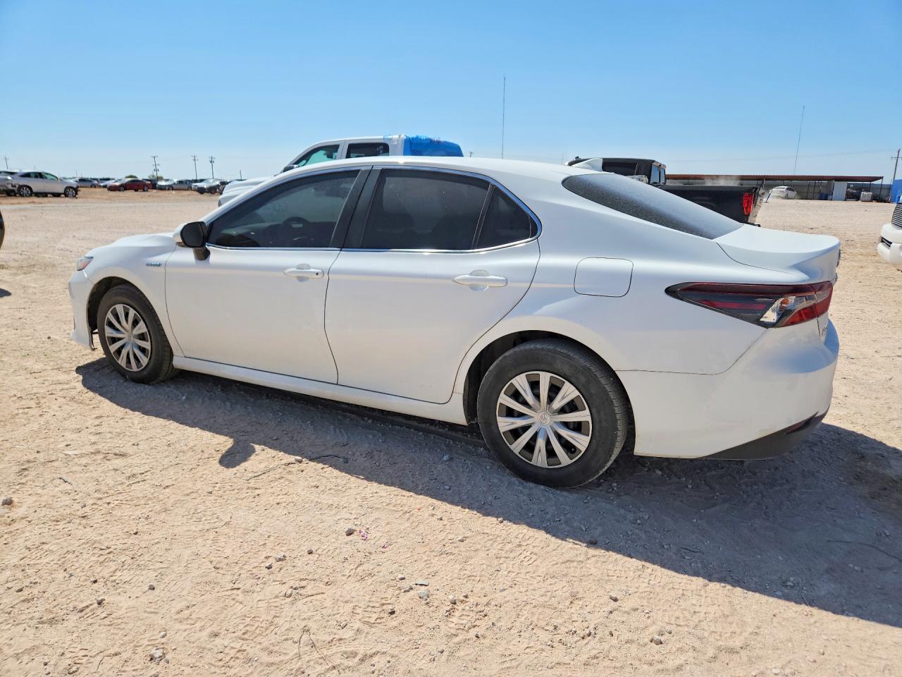 2021 TOYOTA CAMRY LE — снимка 2