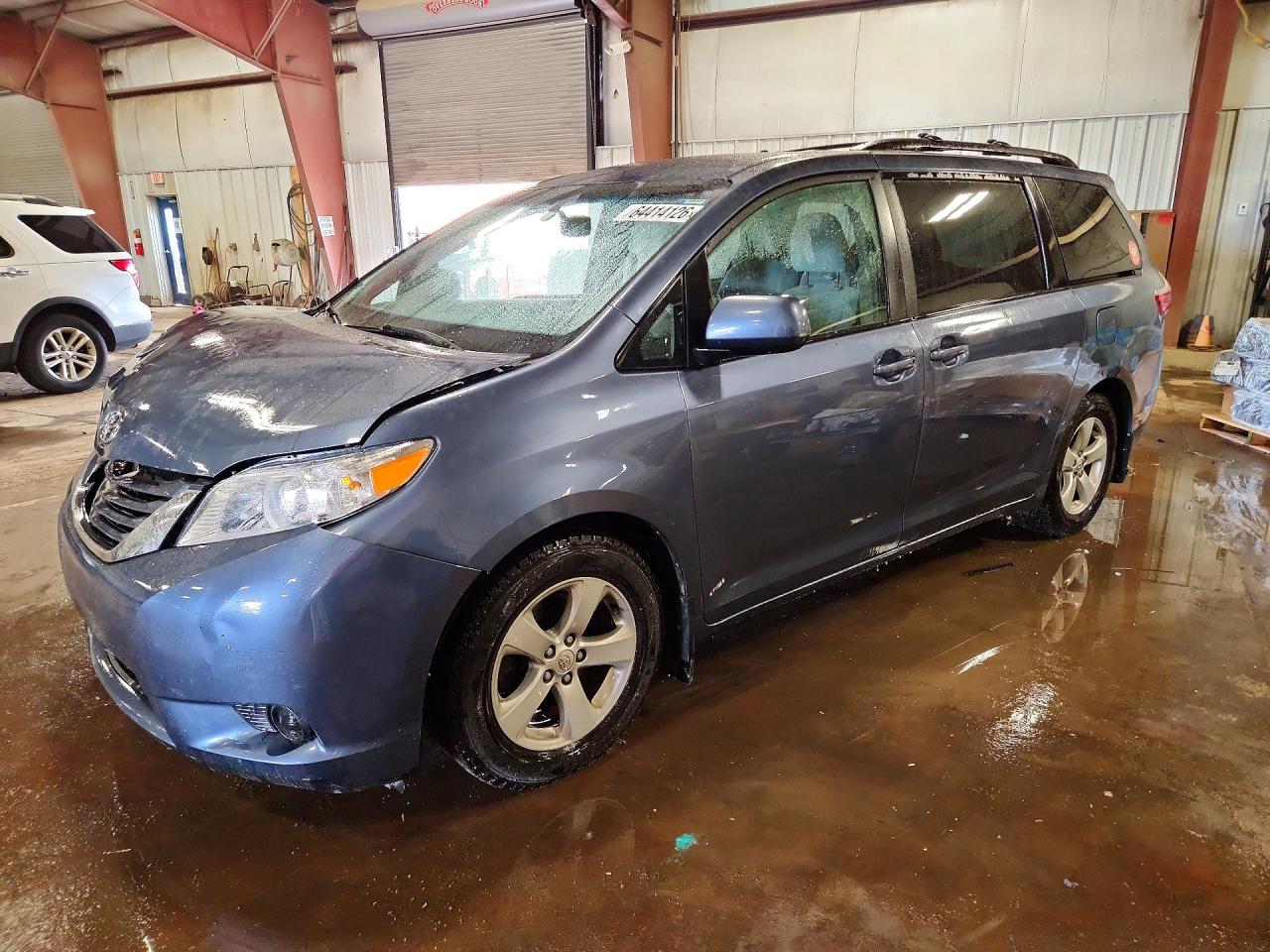 2015 TOYOTA SIENNA LE