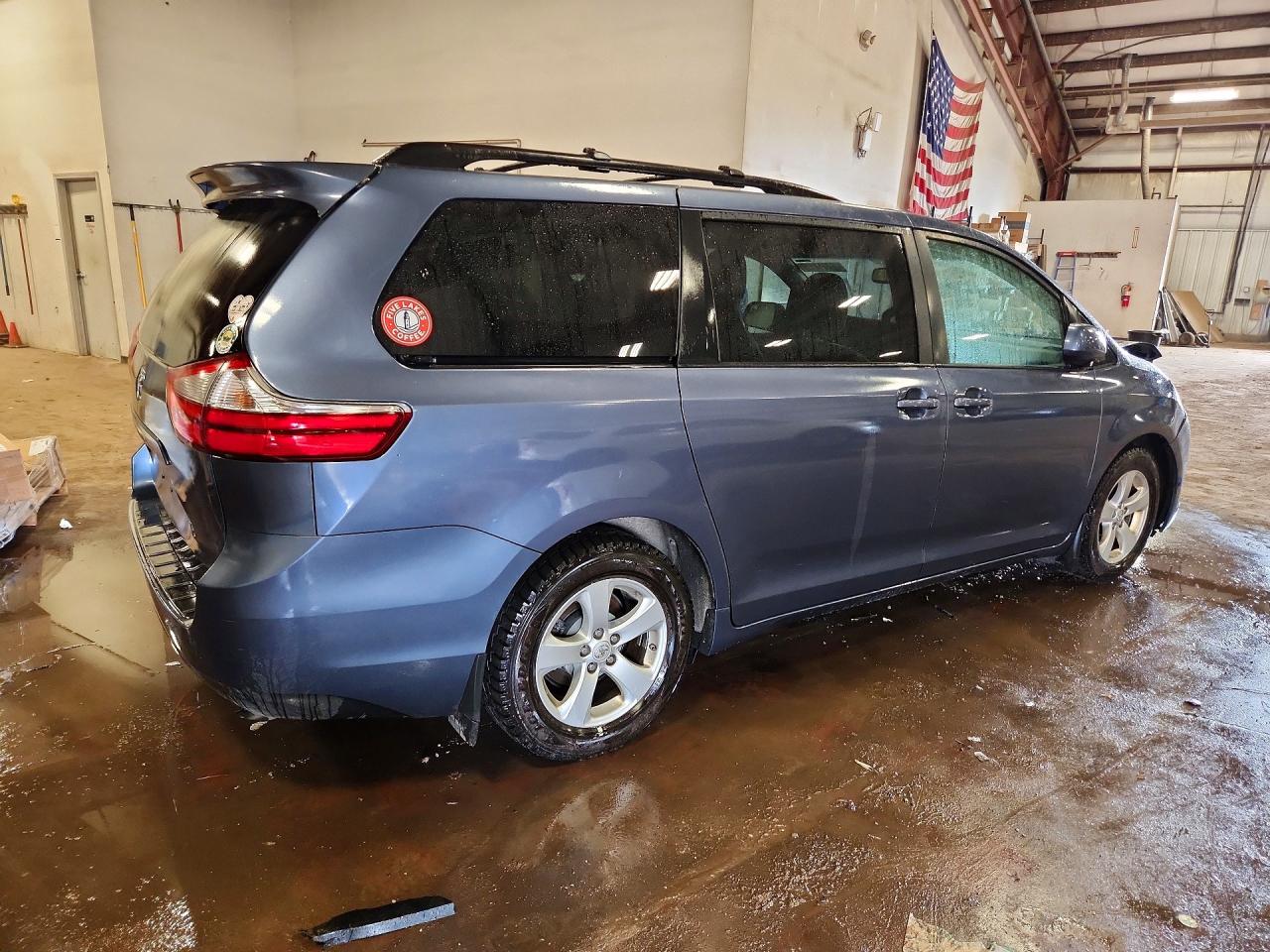 2015 TOYOTA SIENNA LE — снимка 3