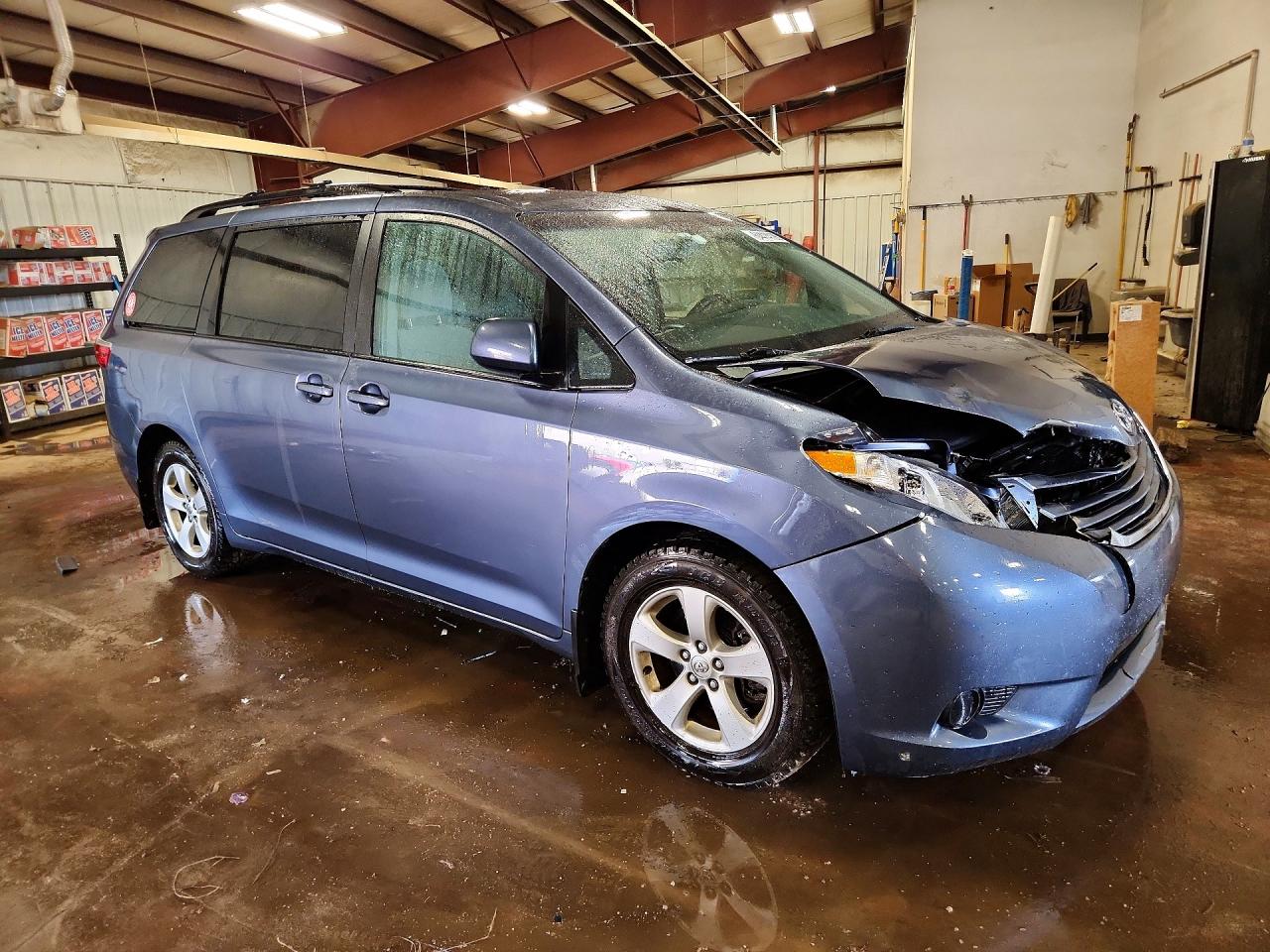 2015 TOYOTA SIENNA LE — снимка 4
