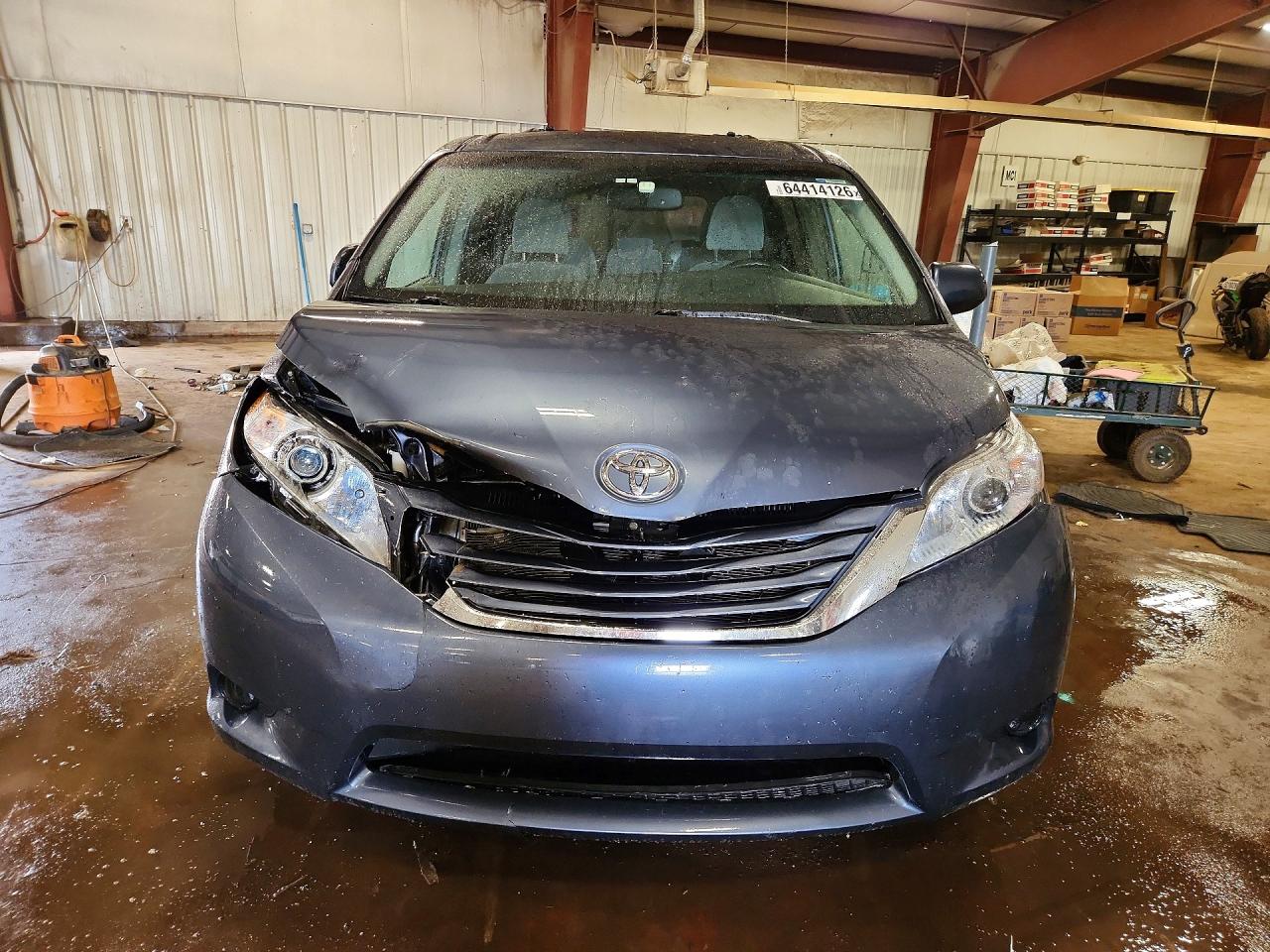 2015 TOYOTA SIENNA LE — снимка 5
