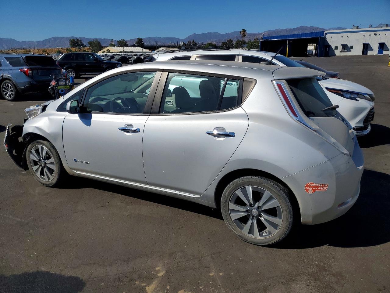 2015 NISSAN LEAF SV — снимка 2
