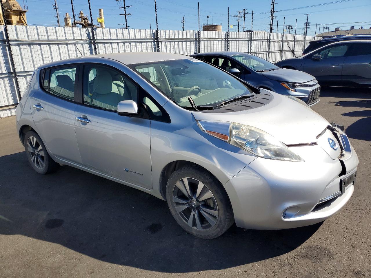 2015 NISSAN LEAF SV — снимка 4