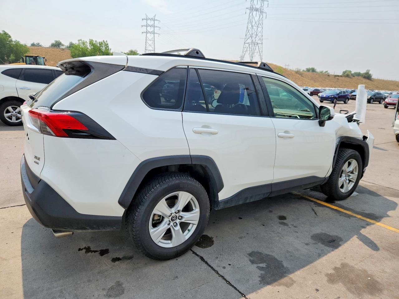 2019 TOYOTA RAV4 XLE — снимка 3