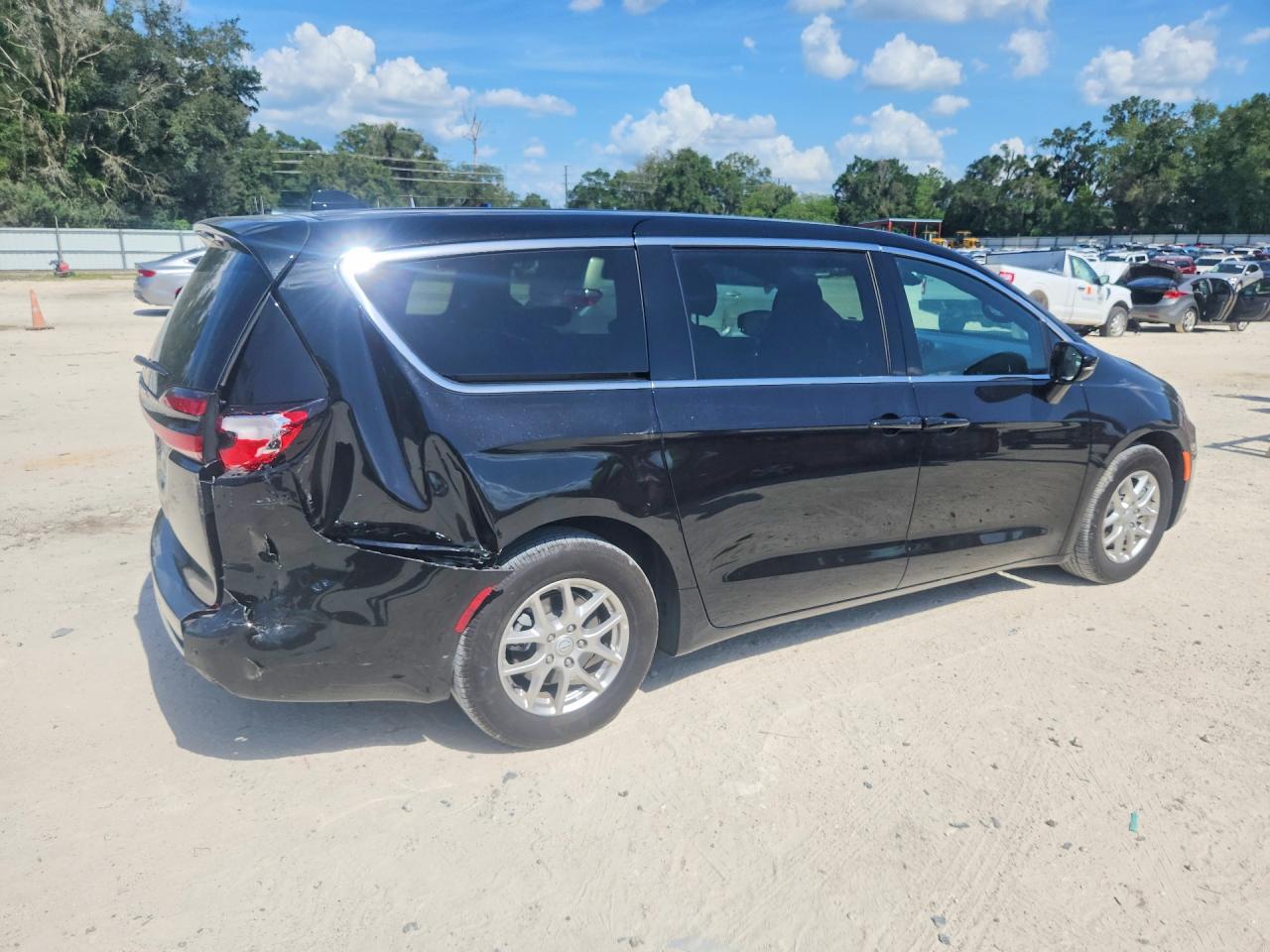 2026 CHRYSLER PACIFICA SELECT — снимка 3
