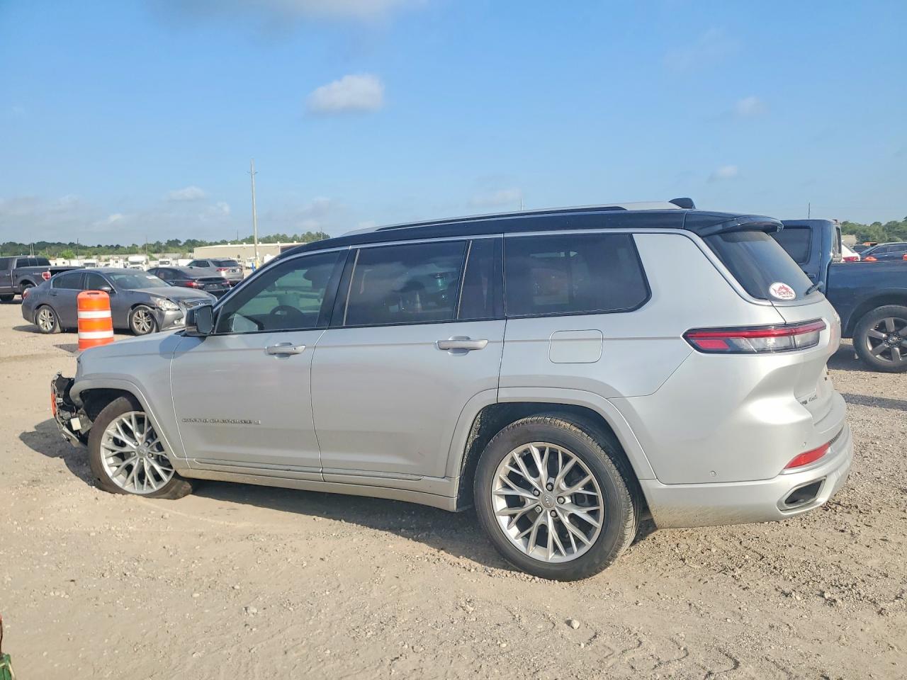 2023 JEEP GRAND CHEROKEE L SUMMIT — снимка 2