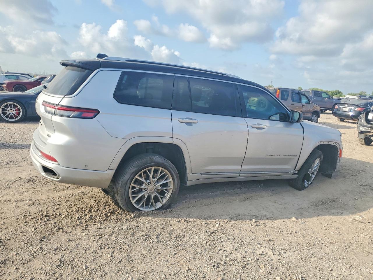 2023 JEEP GRAND CHEROKEE L SUMMIT — снимка 3