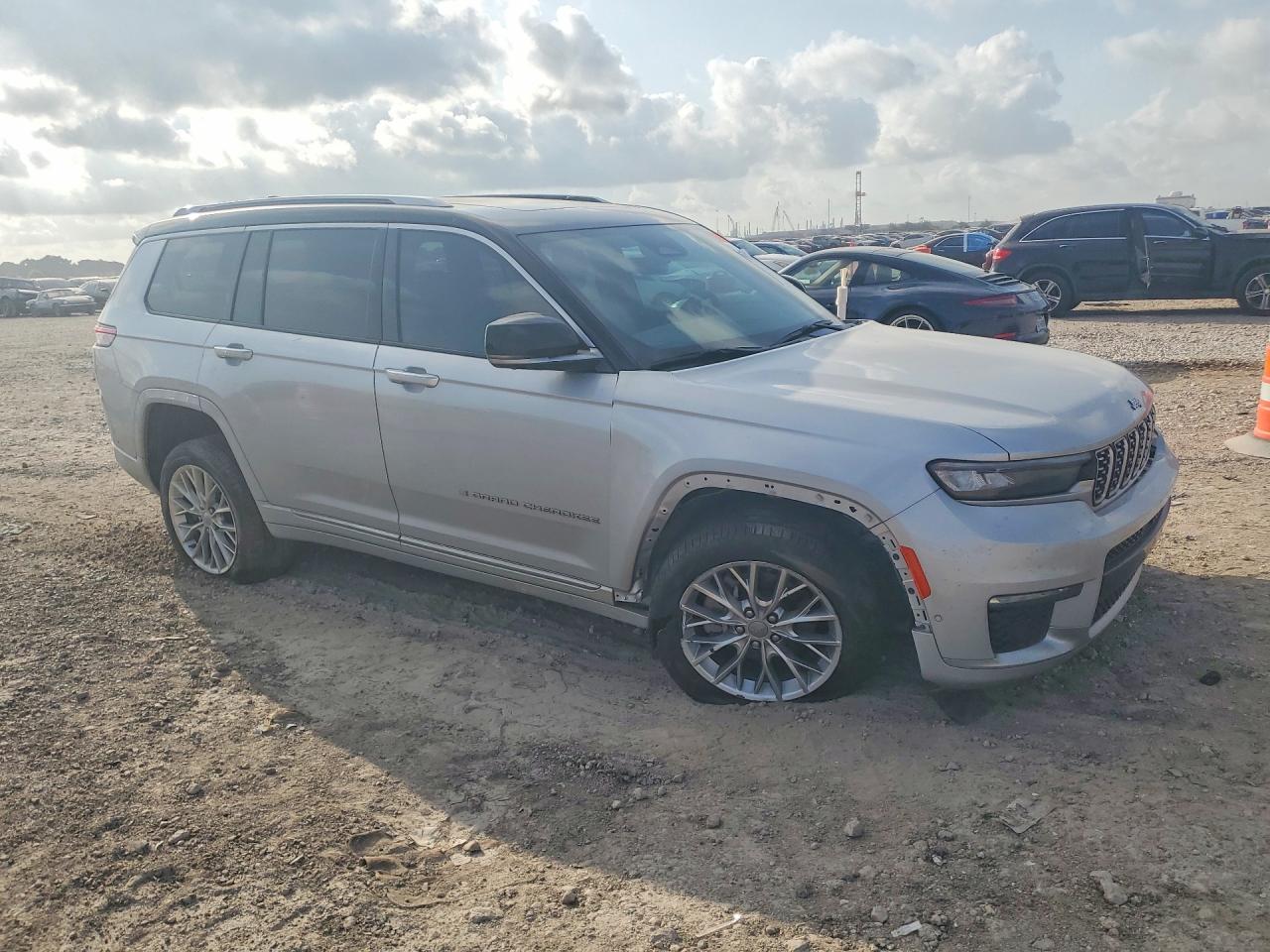 2023 JEEP GRAND CHEROKEE L SUMMIT — снимка 4