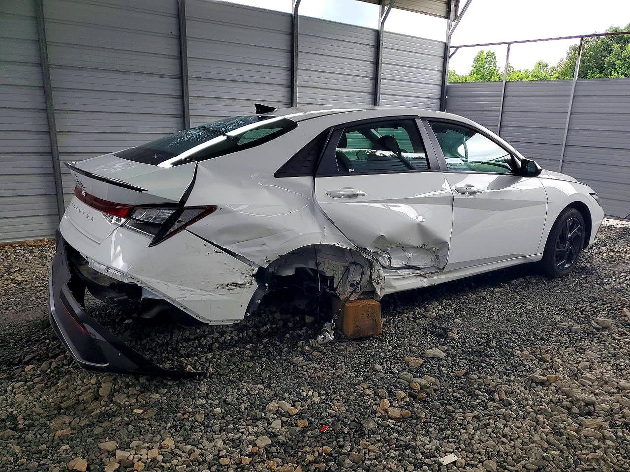 2026 HYUNDAI ELANTRA SEL SPORT — снимка 3