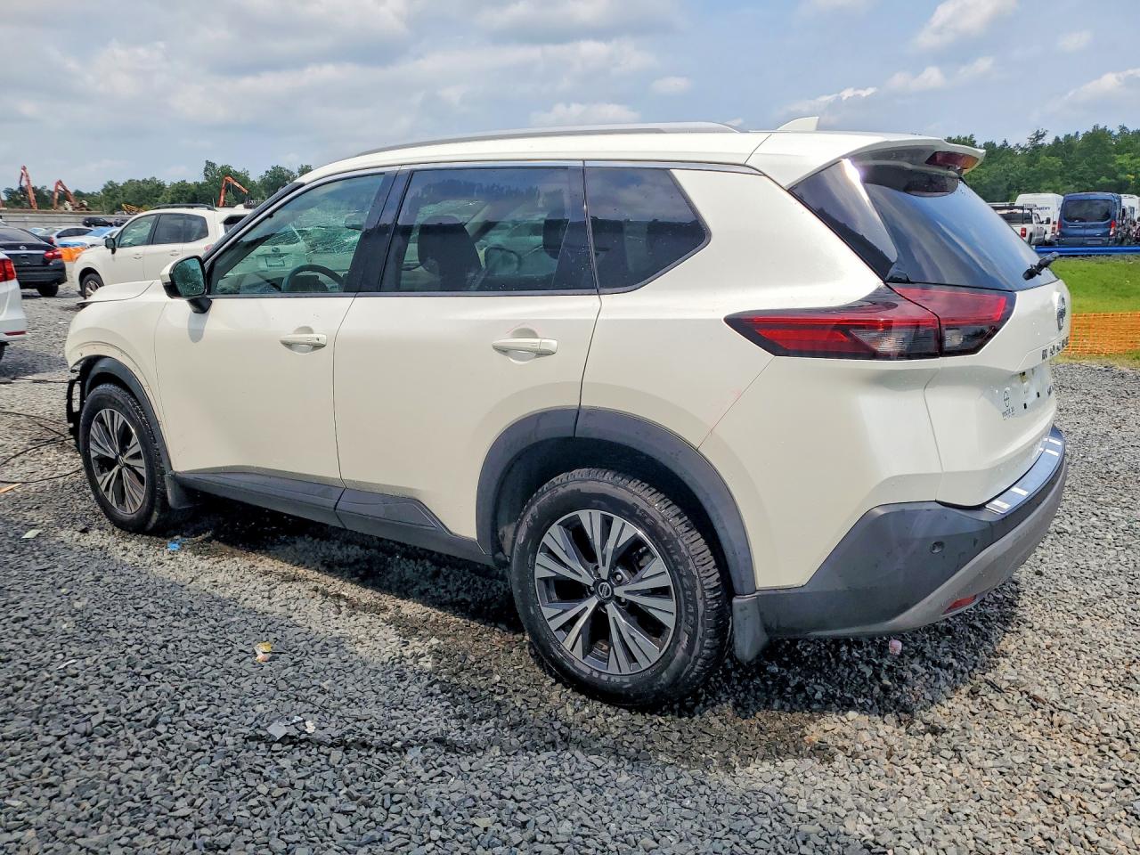 2021 NISSAN ROGUE SV — снимка 2