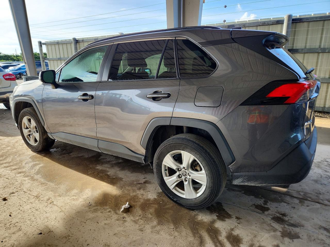 2021 TOYOTA RAV4 XLE — снимка 2