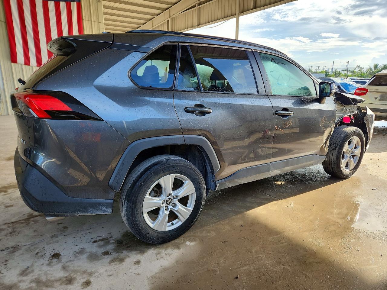 2021 TOYOTA RAV4 XLE — снимка 3