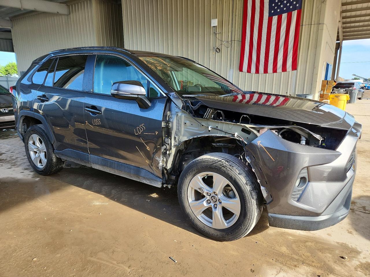 2021 TOYOTA RAV4 XLE — снимка 4