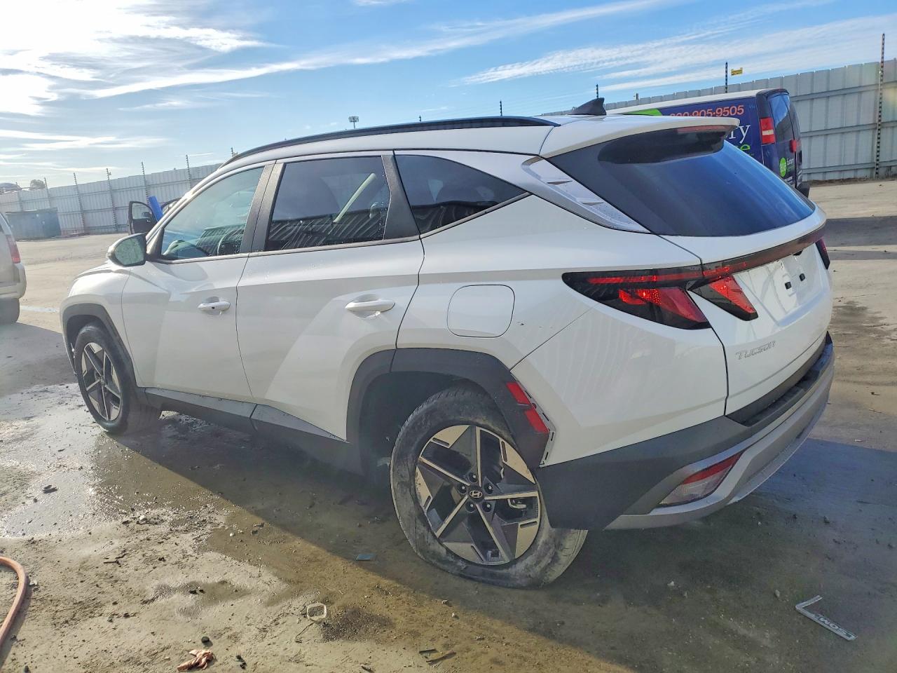 2026 HYUNDAI TUCSON SEL — photo 2