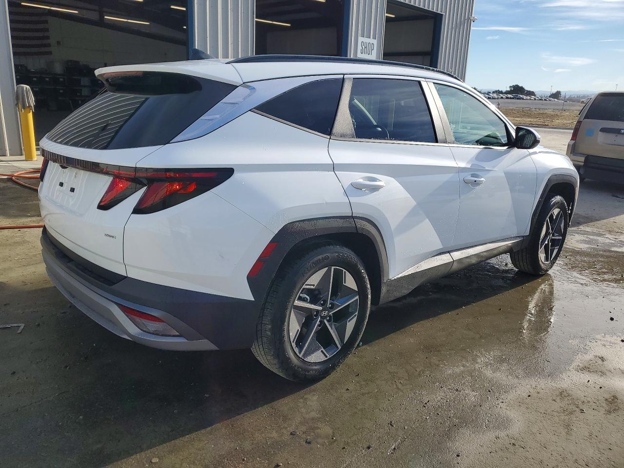 2026 HYUNDAI TUCSON SEL — photo 3