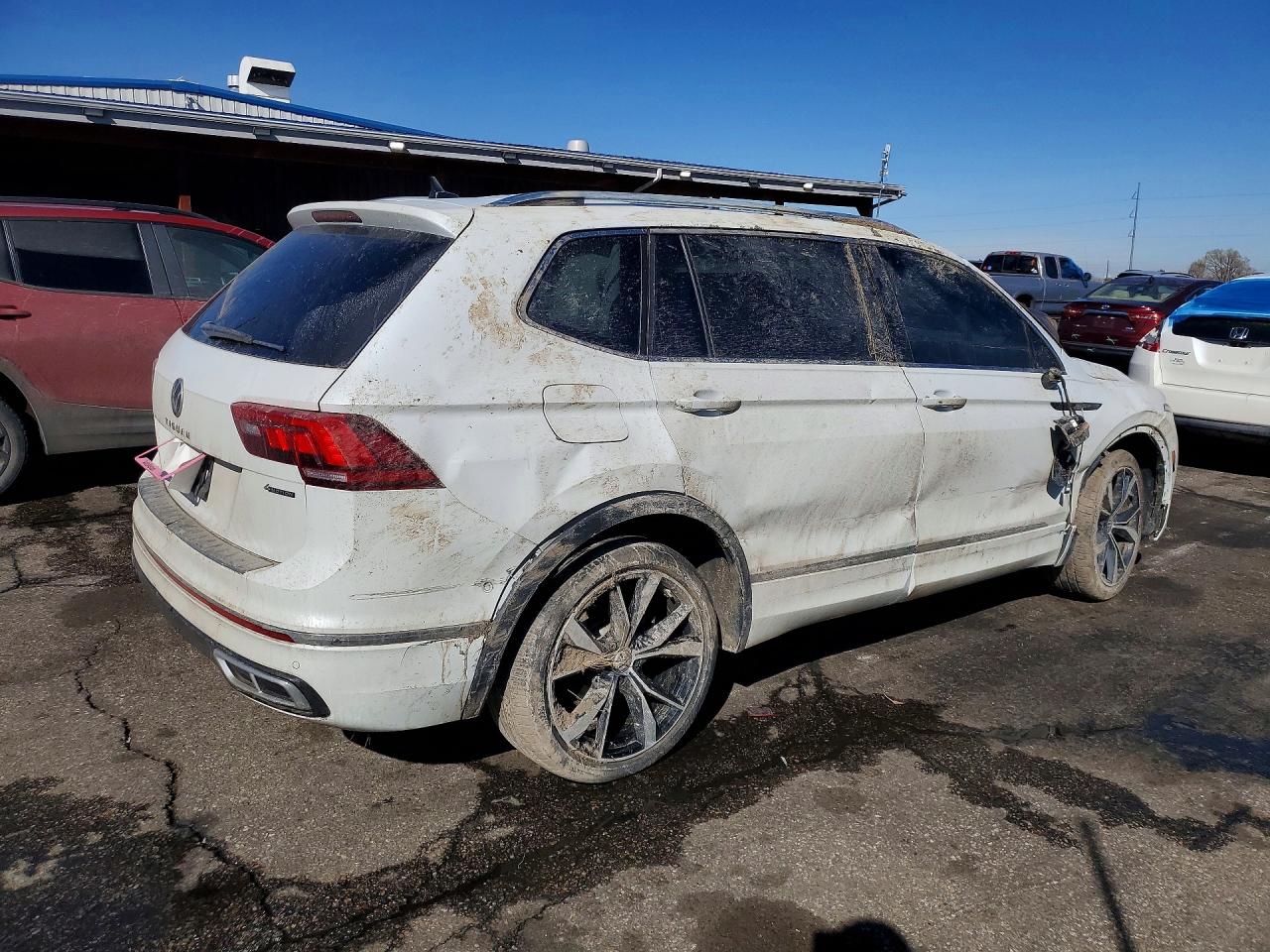 2022 VOLKSWAGEN TIGUAN SEL R-LINE — снимка 3