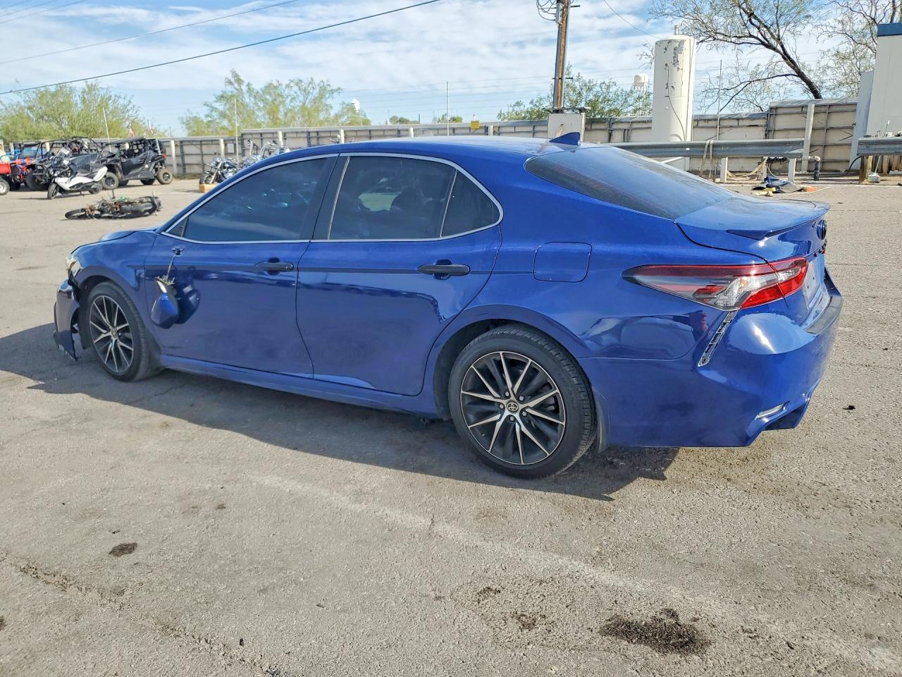 2024 TOYOTA CAMRY SE — снимка 2
