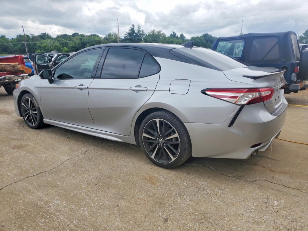 2020 TOYOTA CAMRY XSE — снимка 2
