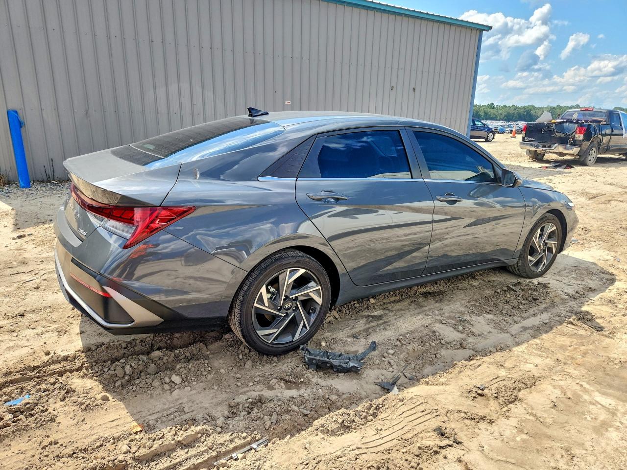 2025 HYUNDAI ELANTRA LIMITED — снимка 3
