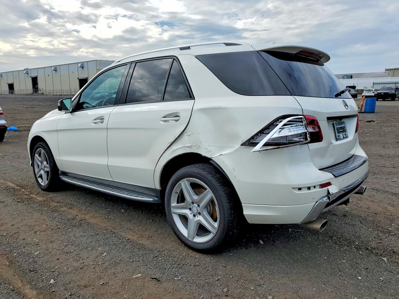 2013 MERCEDES-BENZ ML 550 4MATIC — снимка 2
