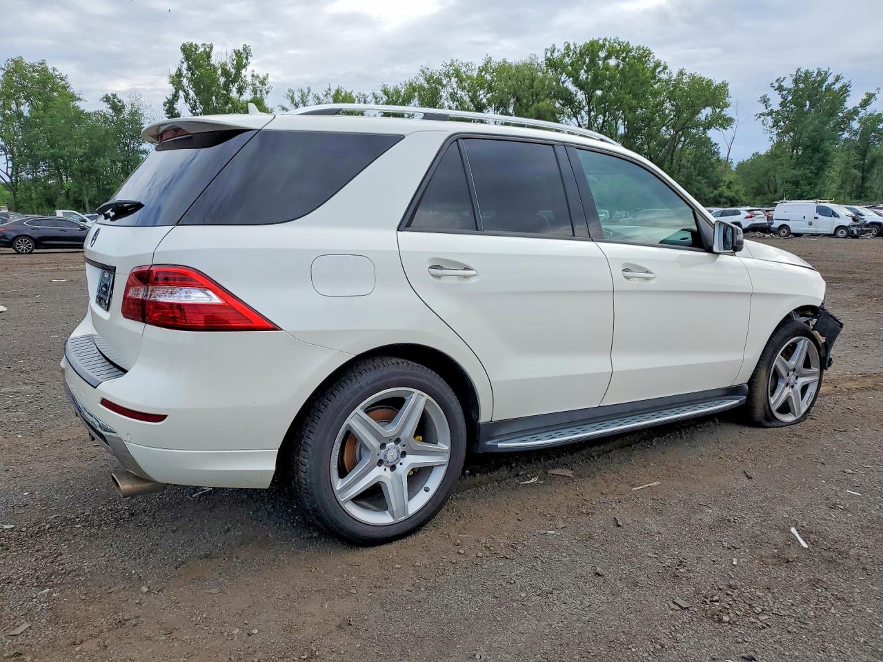 2013 MERCEDES-BENZ ML 550 4MATIC — снимка 3
