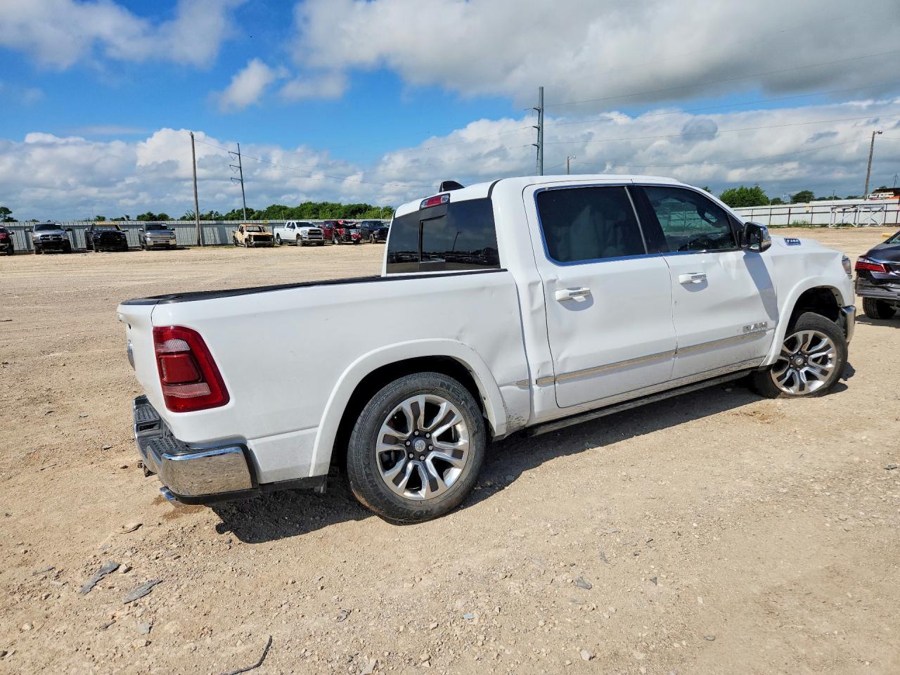 2022 RAM 1500 LIMITED — снимка 3