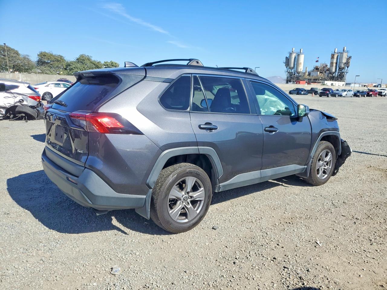 2022 TOYOTA RAV4 XLE — снимка 3