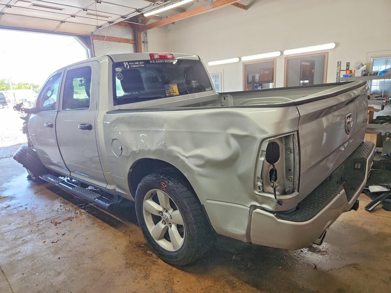 2015 RAM 1500 ST — снимка 2