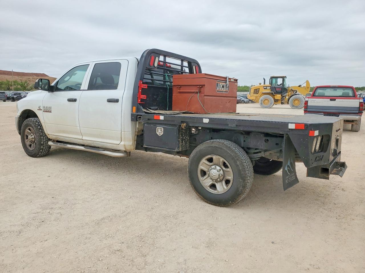 2018 RAM 3500 ST — снимка 2