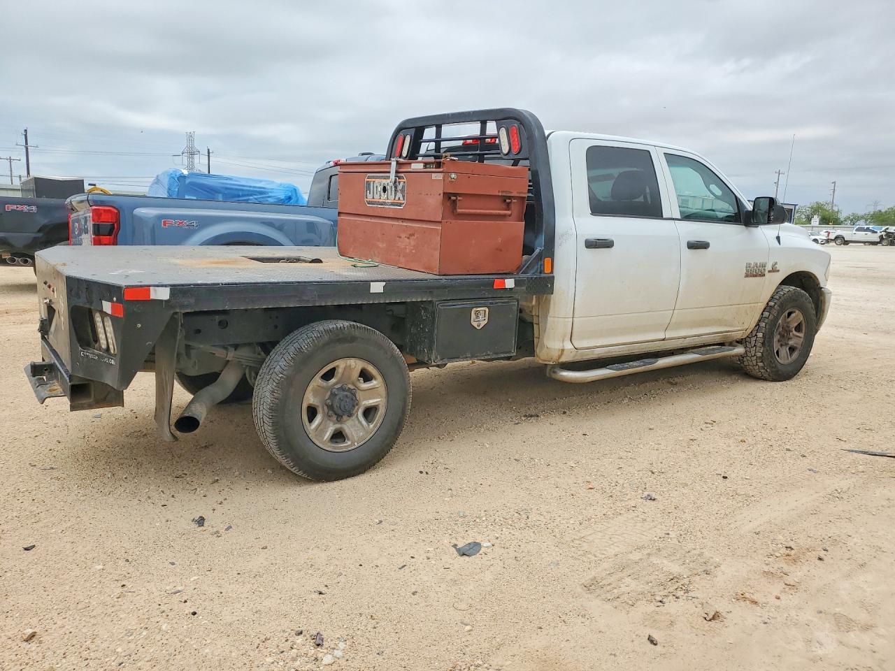 2018 RAM 3500 ST — снимка 3