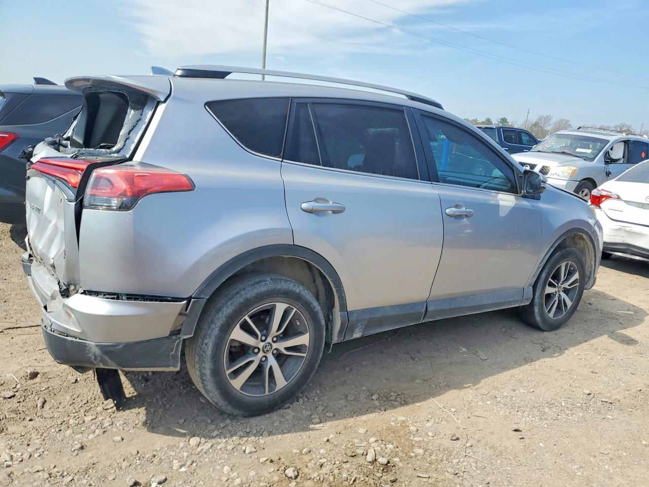 2017 TOYOTA RAV4 XLE — снимка 3