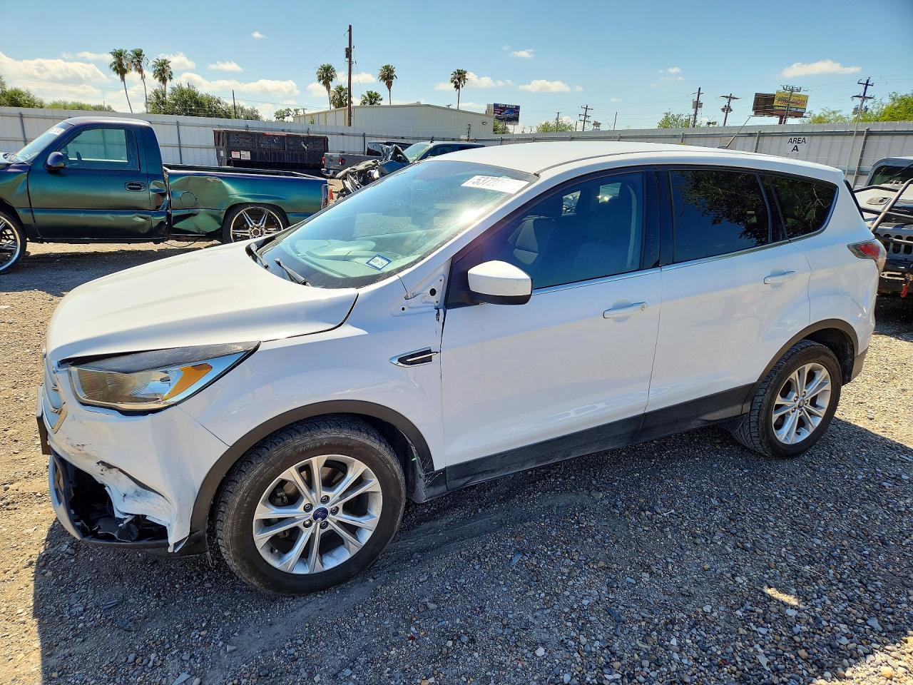 2017 FORD ESCAPE SE