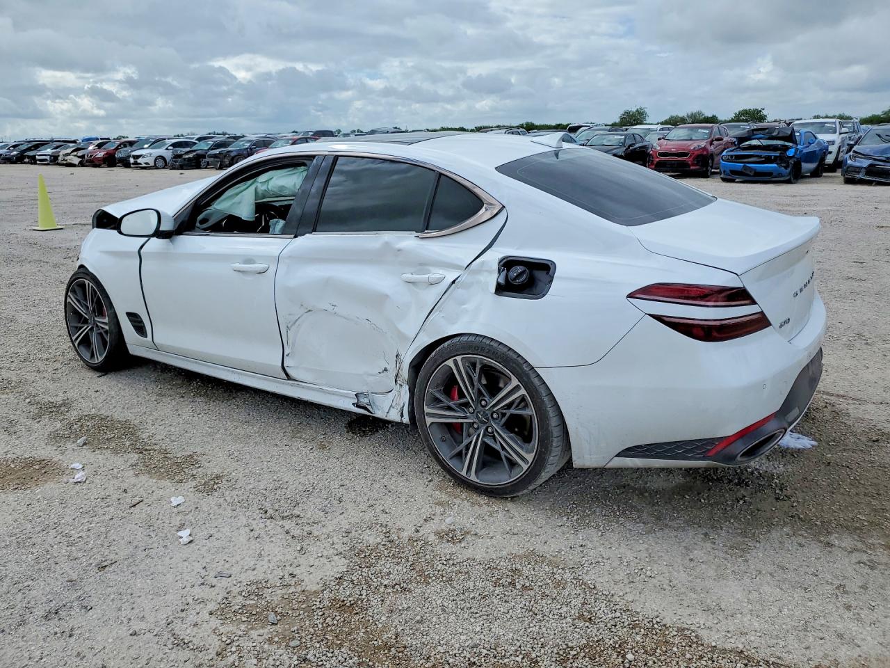 2024 GENESIS G70 2.5T STANDARD — снимка 2