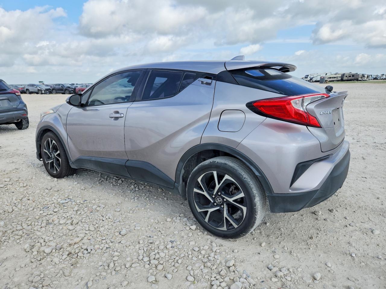 2019 TOYOTA C-HR XLE — снимка 2