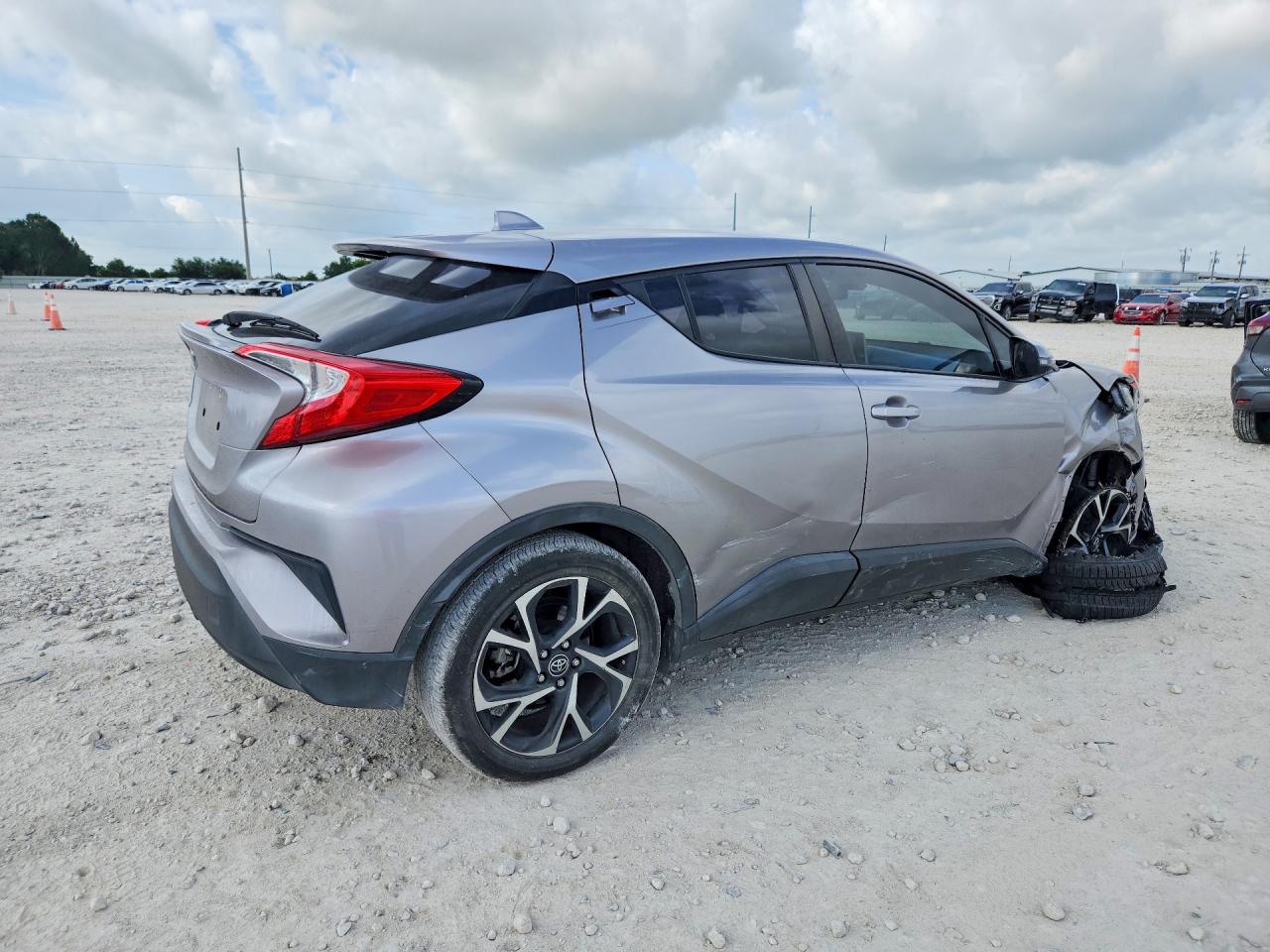 2019 TOYOTA C-HR XLE — снимка 3
