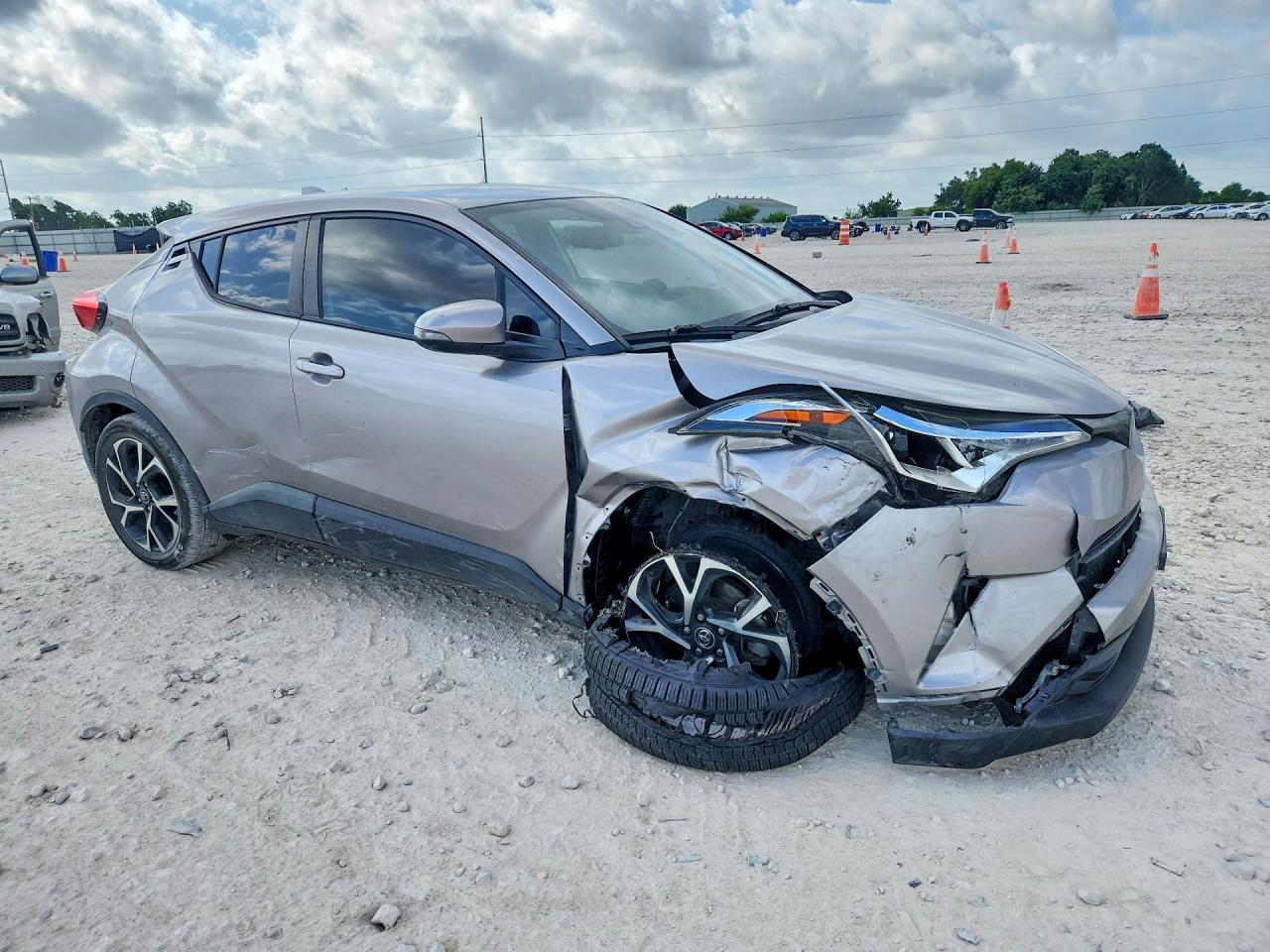 2019 TOYOTA C-HR XLE — снимка 4