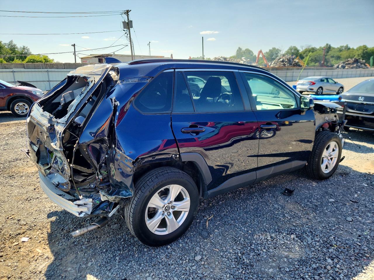 2019 TOYOTA RAV4 XLE — снимка 3