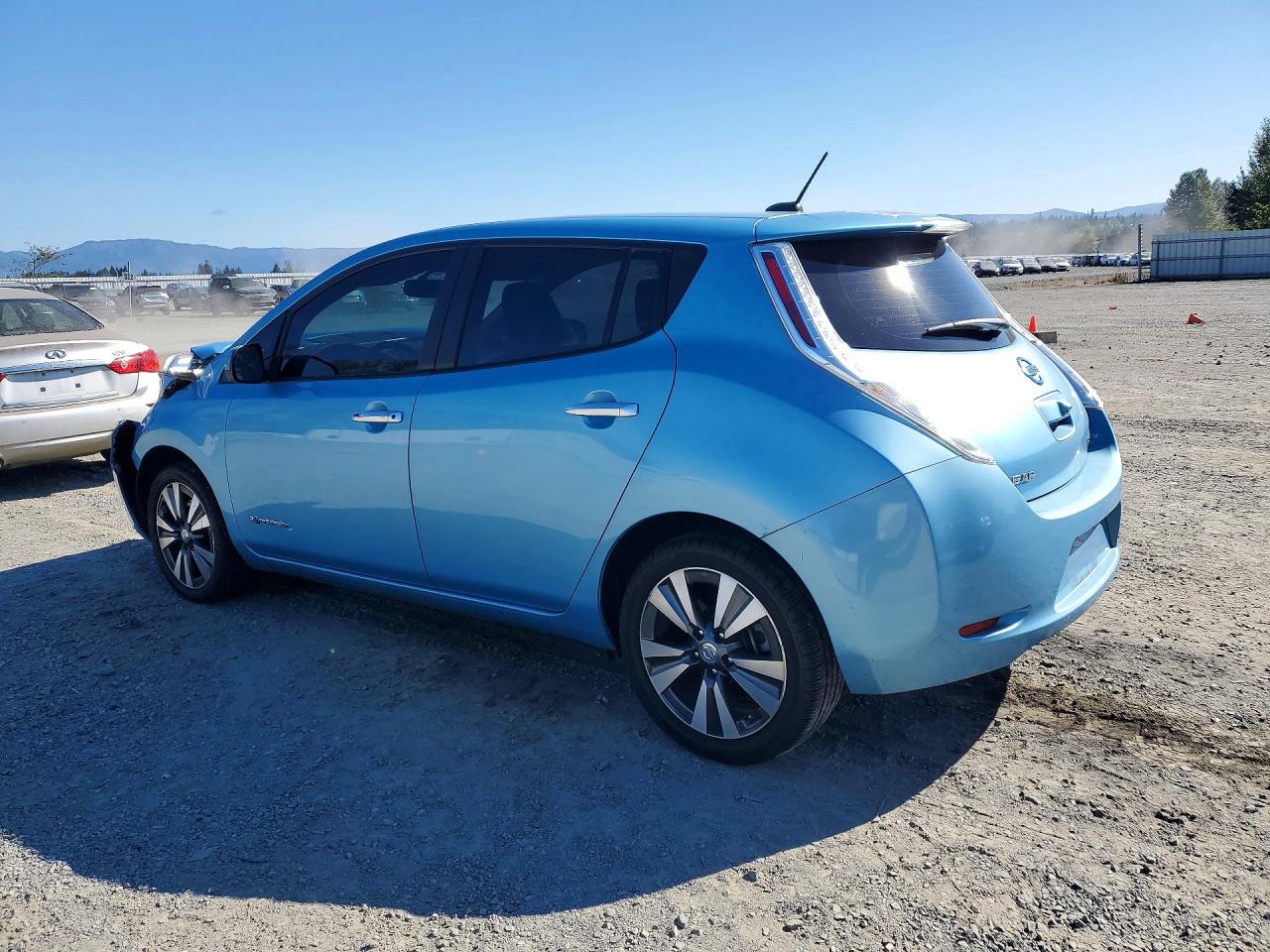 2015 NISSAN LEAF SL — снимка 2