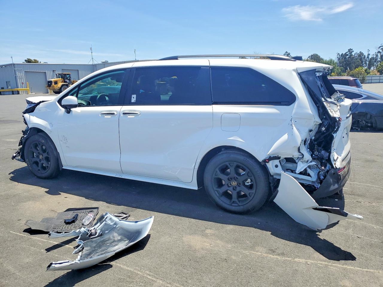 2026 TOYOTA SIENNA WOODLAND EDITION — снимка 2