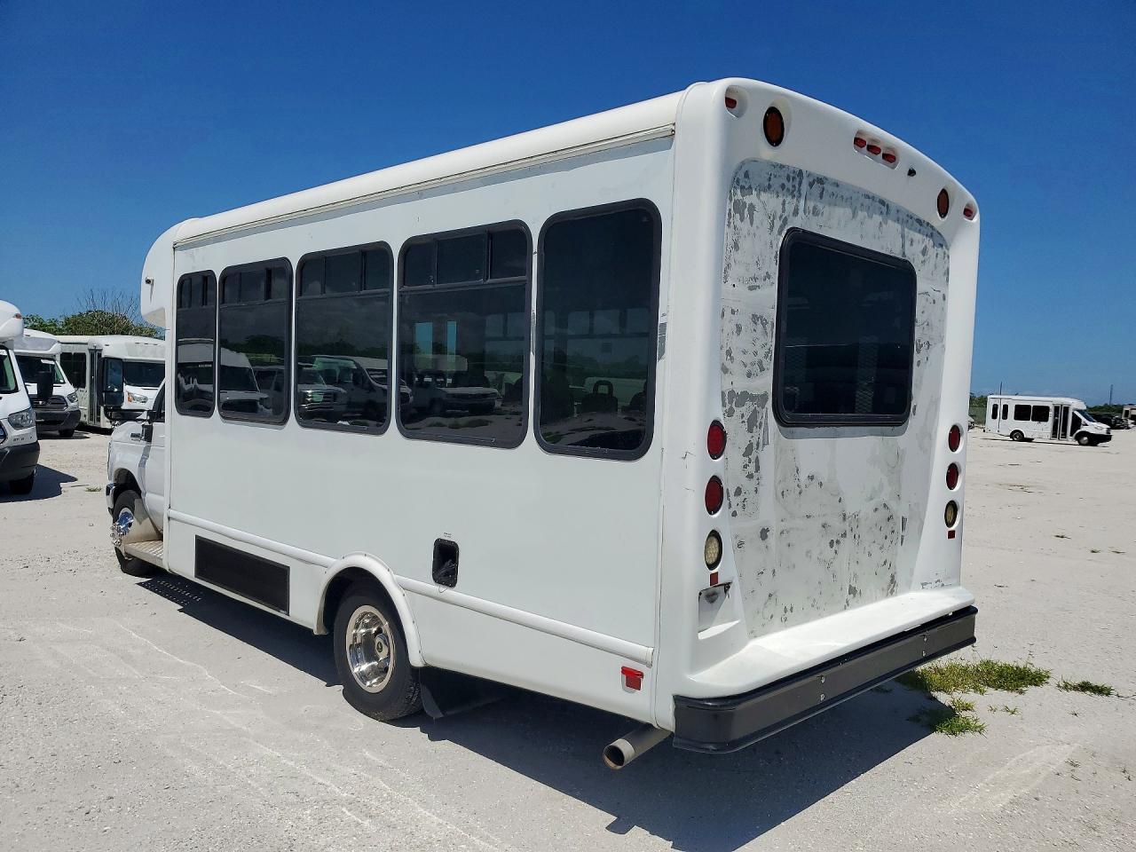 2021 FORD ECONOLINE E350 SUPER DUTY CUTAWAY VAN — снимка 2