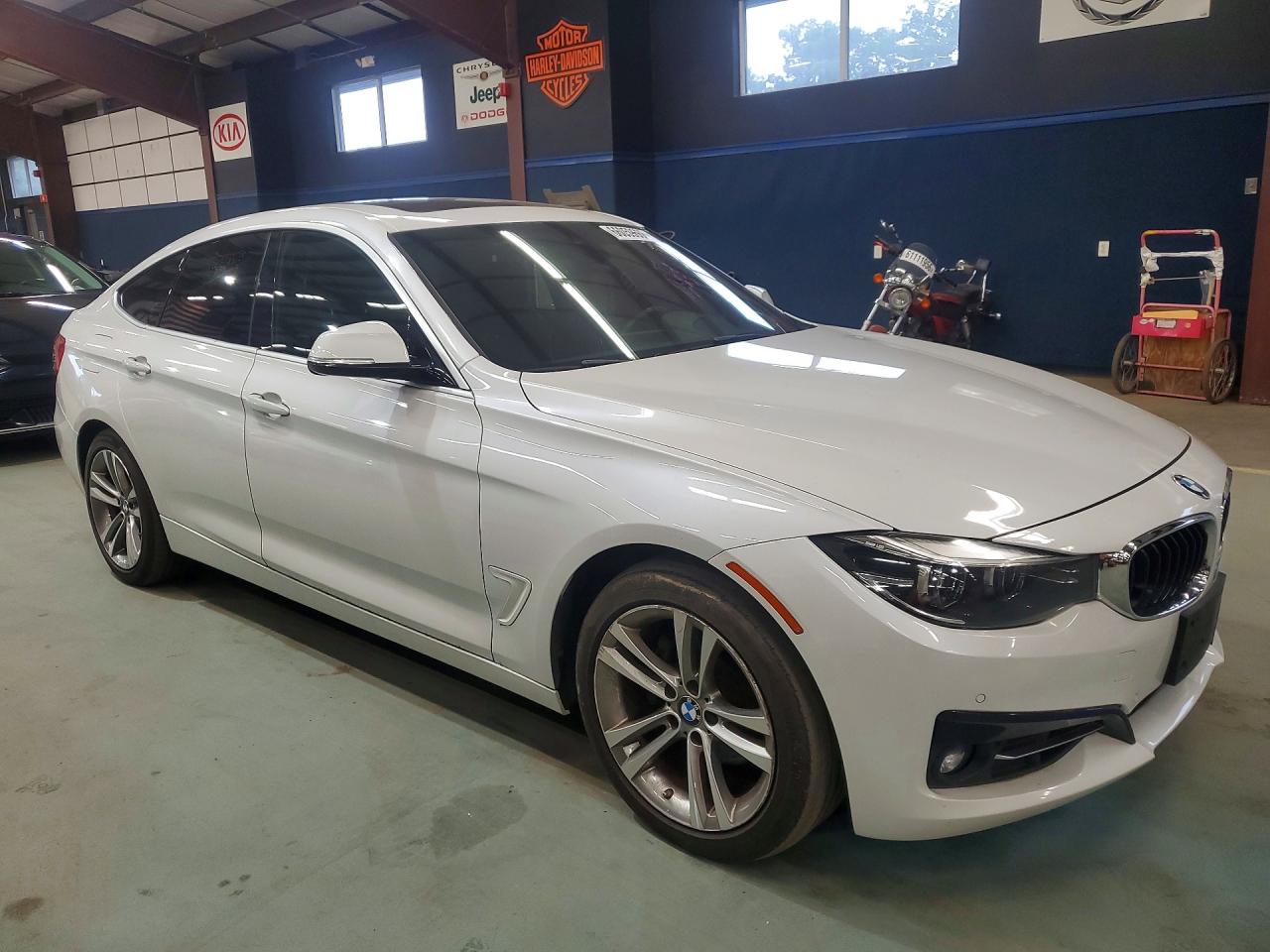 2018 BMW 330 XIGT — снимка 4