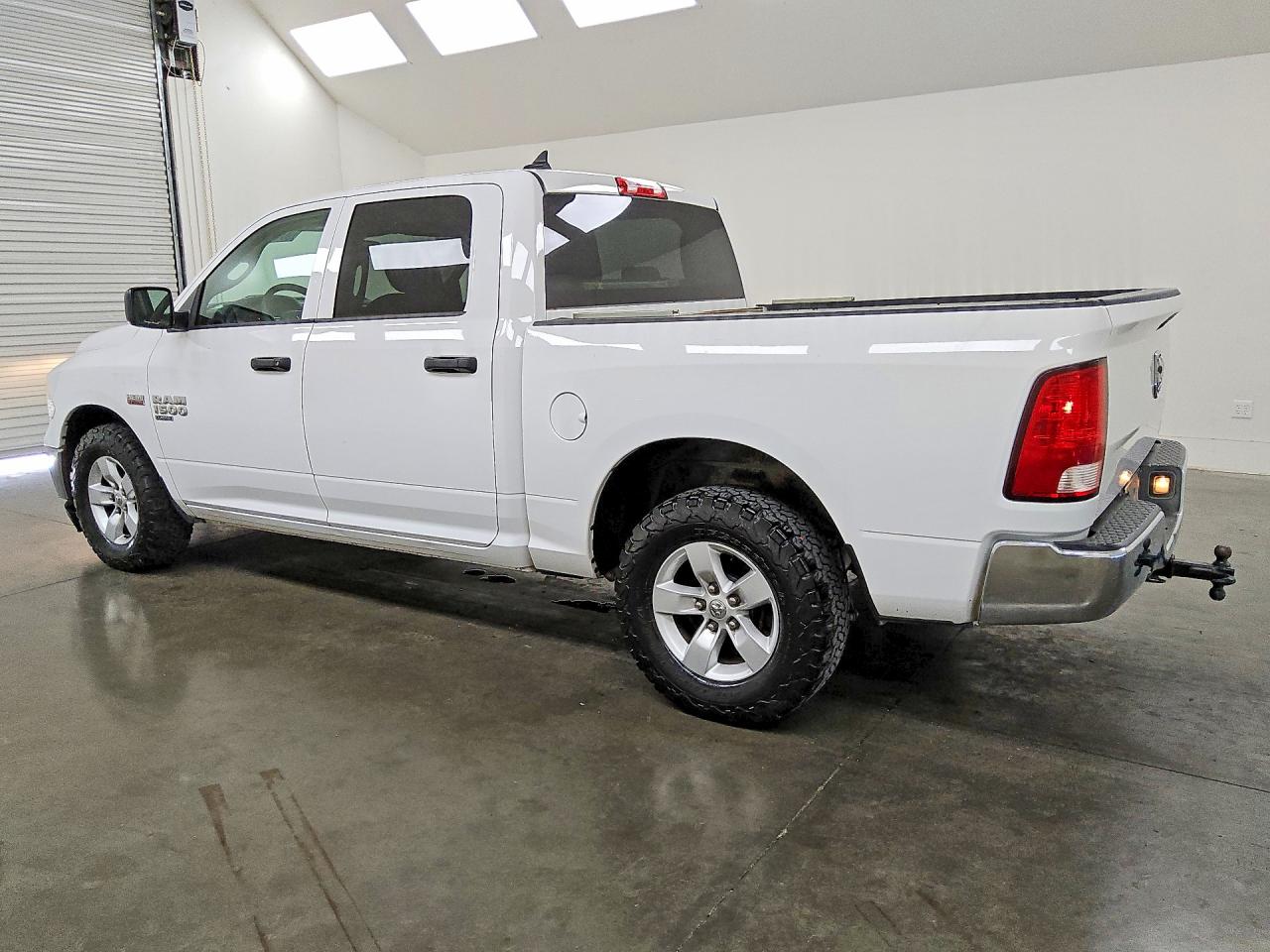 2019 RAM 1500 CLASSIC TRADESMAN — снимка 2