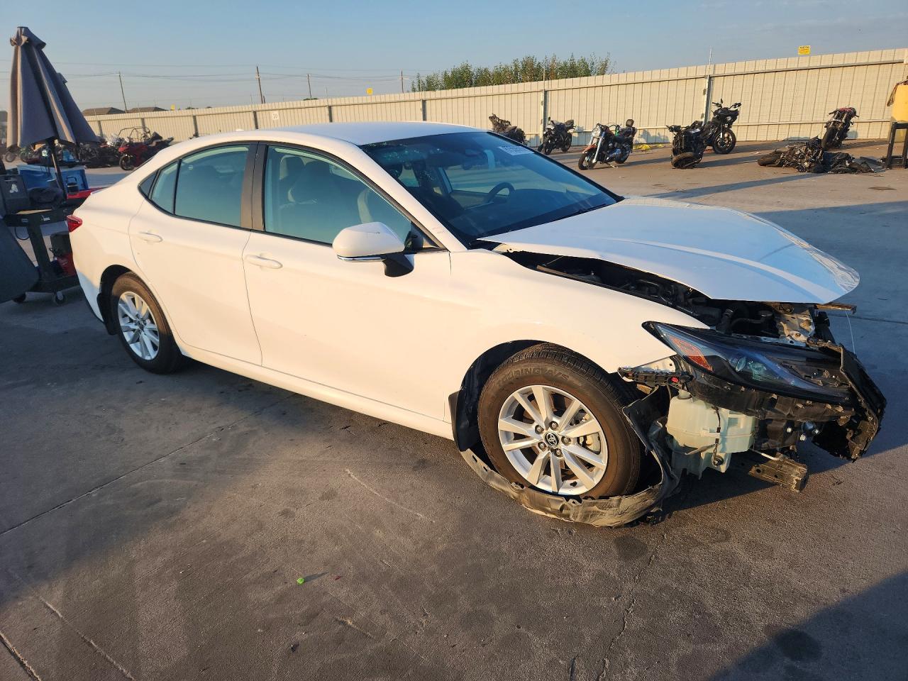2025 TOYOTA CAMRY LE — снимка 4